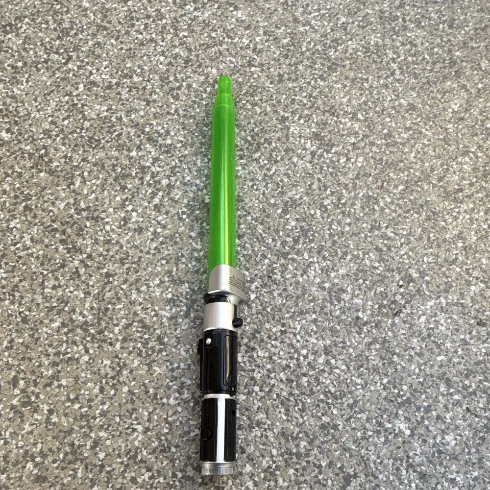 Star Wars Bladebuilders Yoda Electronic Lightsaber Green Light Sound HasbroA8536